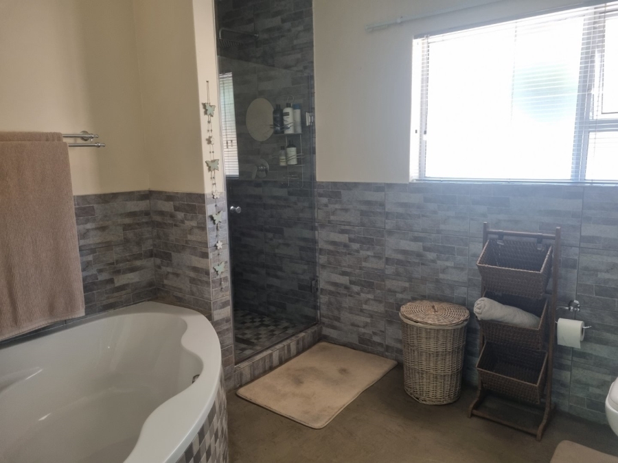 5 Bedroom Property for Sale in Vaalpark Free State